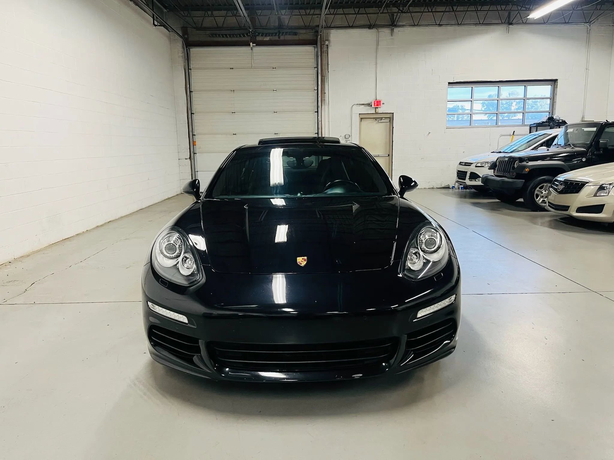 Used 2015 Porsche Panamera S image 2