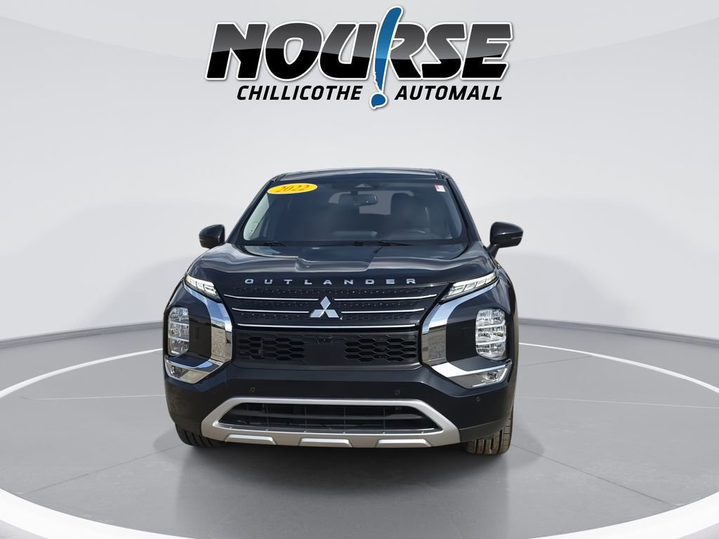 Used 2022 Mitsubishi Outlander SE AWD/4WD image 3