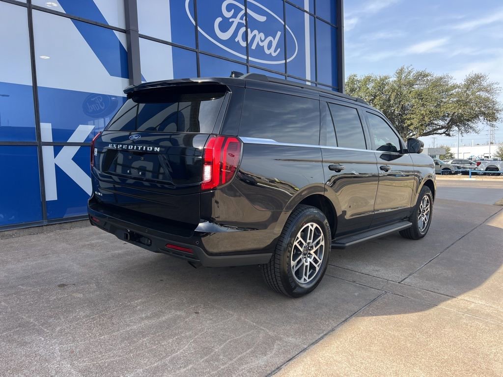 New 2026 Ford Expedition Active image 7