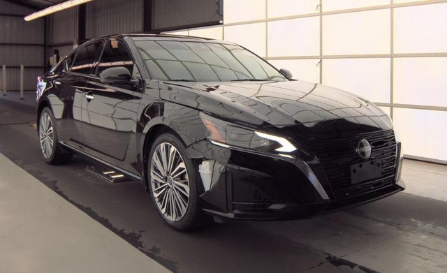 Used 2023 Nissan Altima 2.5 SL AWD/4WD image 2