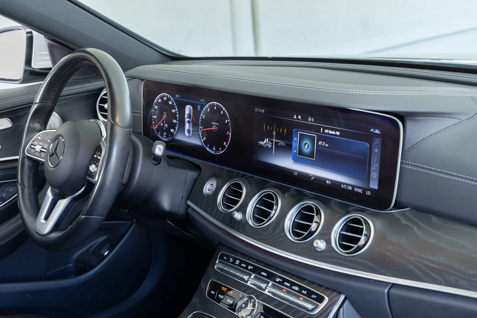 Used 2019 Mercedes-Benz E 300 image 30