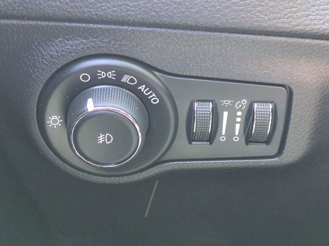 Used 2020 Jeep Compass Limited AWD/4WD image 16