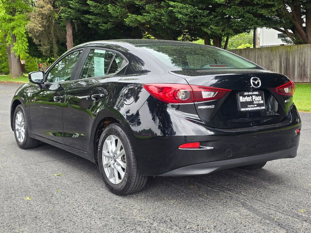 Used 2018 MAZDA MAZDA3 Sport w/ Preferred Equipment Package FWD image 4