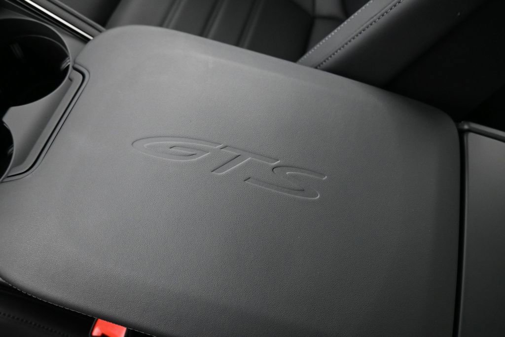 Certified 2026 Porsche Panamera GTS AWD/4WD image 25