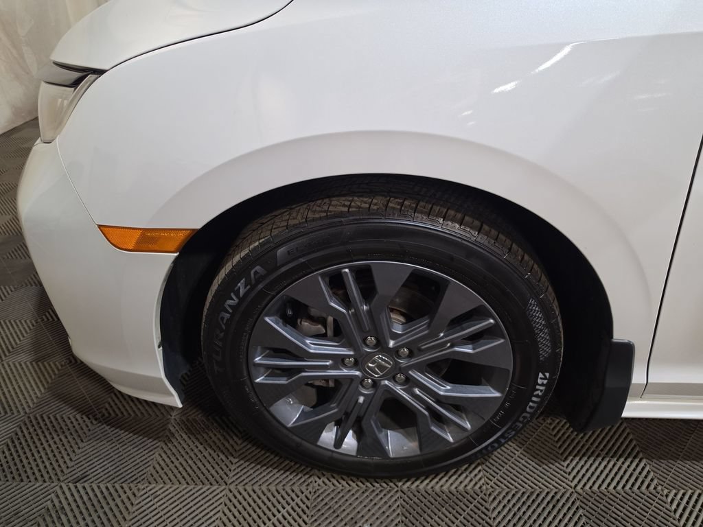 Certified 2025 Honda Odyssey Touring image 19