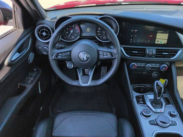 Used 2023 Alfa Romeo Giulia Veloce RWD image 15