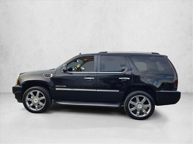 Used 2011 Cadillac Escalade Luxury RWD image 9