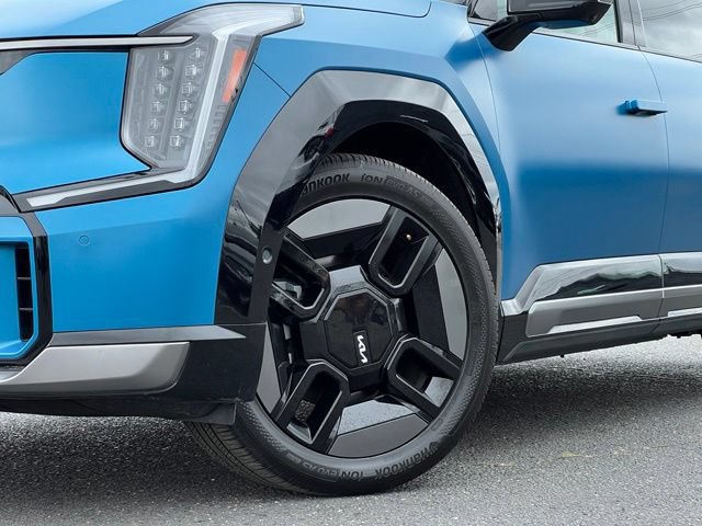 Certified 2024 Kia EV9 GT-Line AWD/4WD image 2