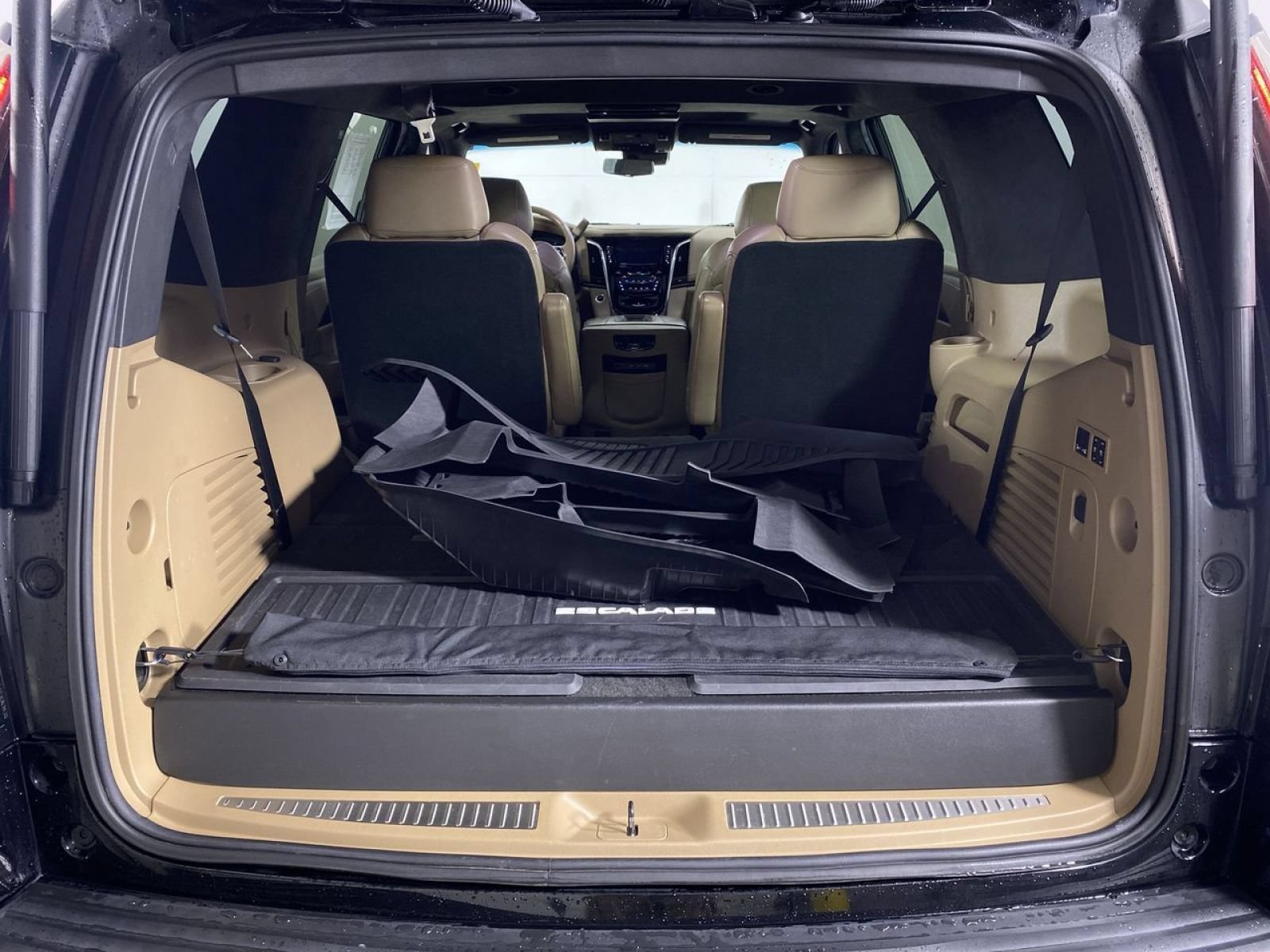 Certified 2020 Cadillac Escalade Platinum AWD/4WD image 16