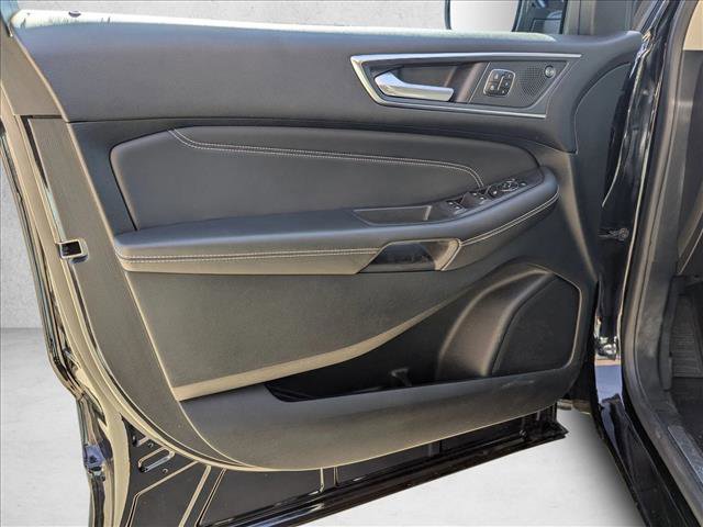 Used 2024 Ford Edge Titanium image 11