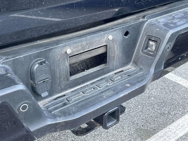 Used 2023 Ford F150 Lightning Lariat image 7