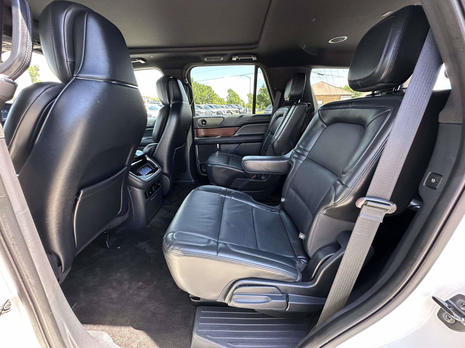Used 2022 Lincoln Navigator Reserve w/ Monochromatic Package AWD/4WD image 24