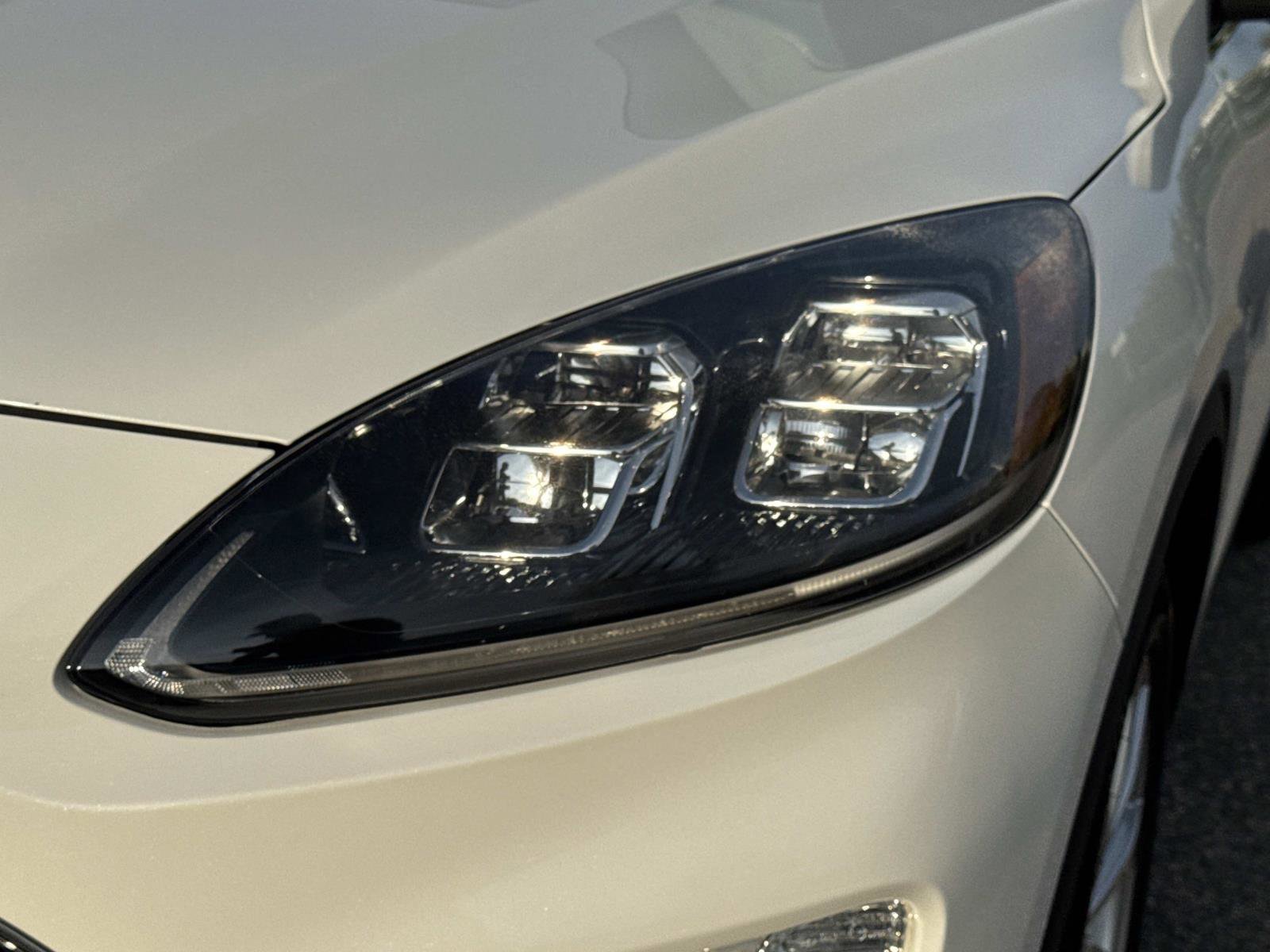 Certified 2021 Ford Escape Titanium w/ Titanium Elite Package image 6