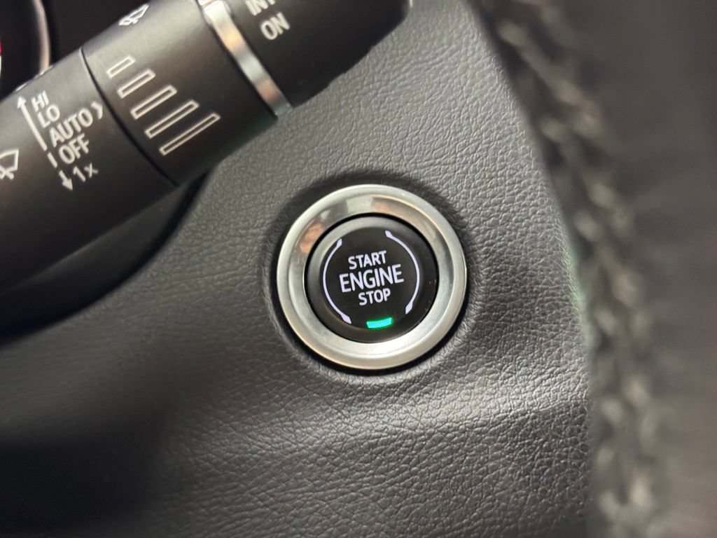 Used 2023 Cadillac XT4 Premium Luxury AWD/4WD image 30