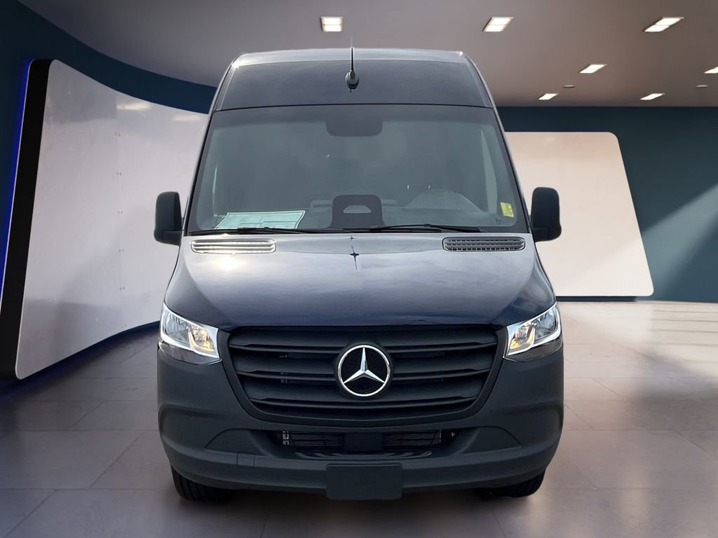 Used 2025 Mercedes-Benz Sprinter 2500 image 6
