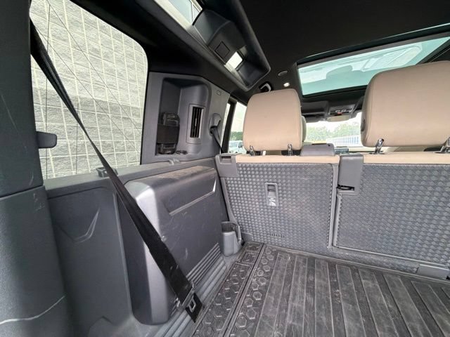 Used 2022 Land Rover Defender 110 SE AWD/4WD image 12