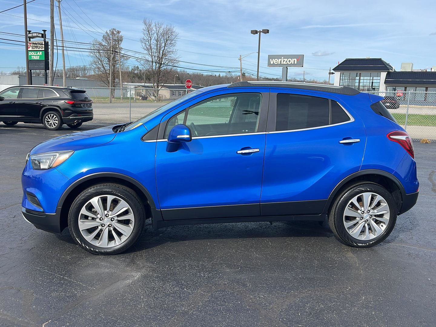 Used 2018 Buick Encore Preferred image 2