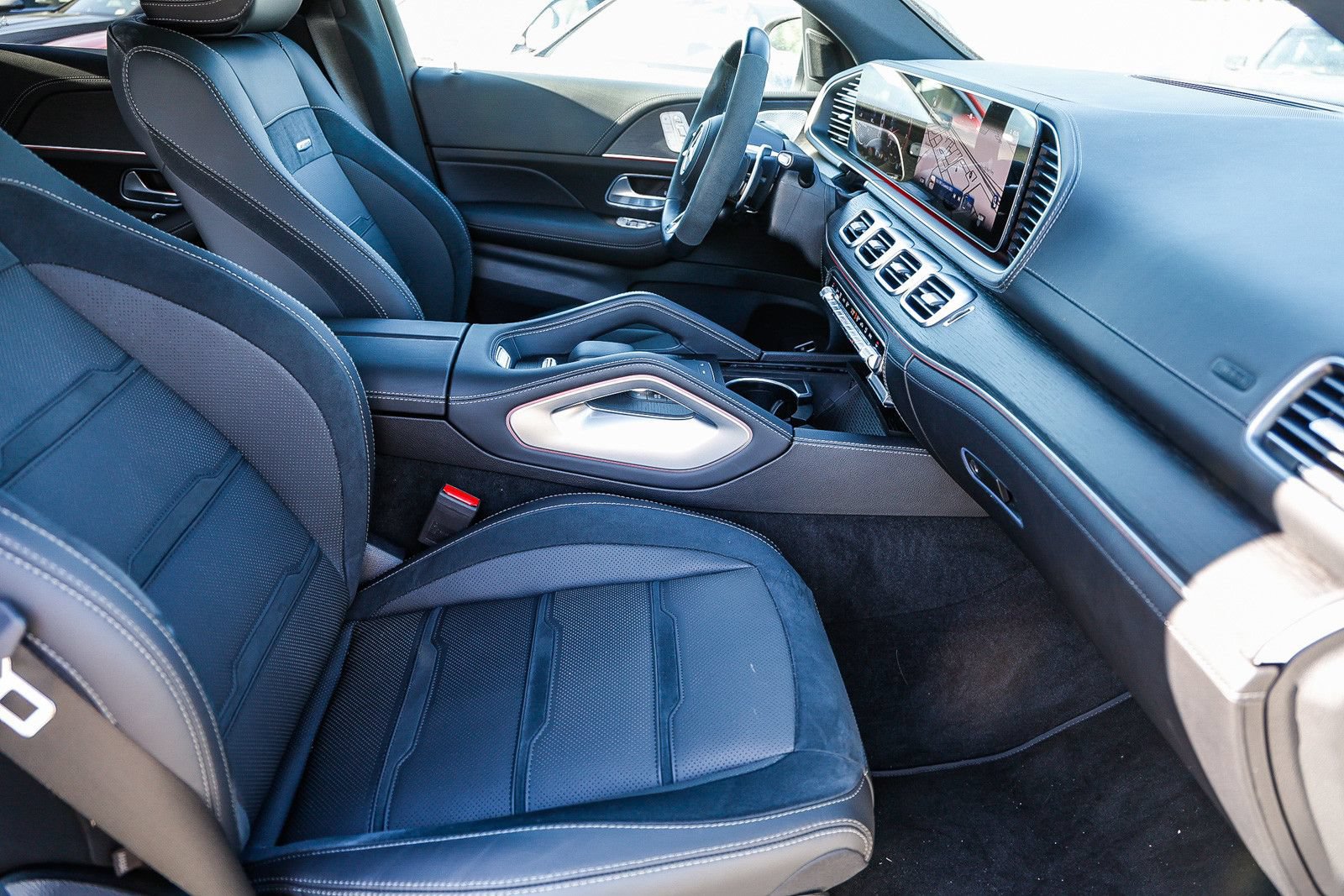 Used 2025 Mercedes-Benz GLE 53 AMG 4MATIC Coupe image 17