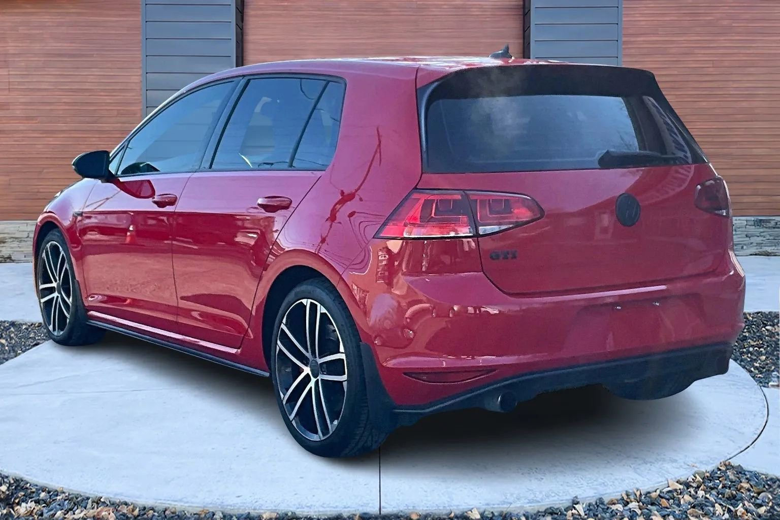 Used 2017 Volkswagen GTI Sport image 2