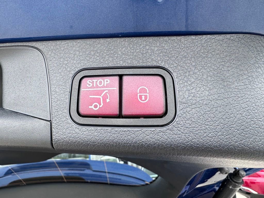 New 2024 Mercedes-Benz GLB 250 image 13