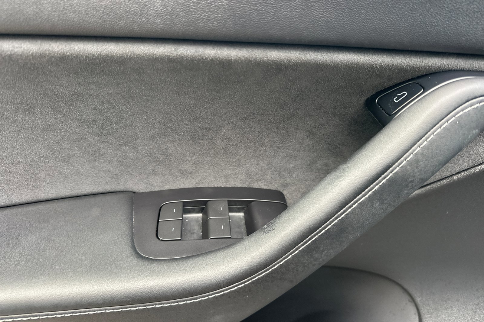 Used 2022 Tesla Model Y Long Range AWD/4WD image 11