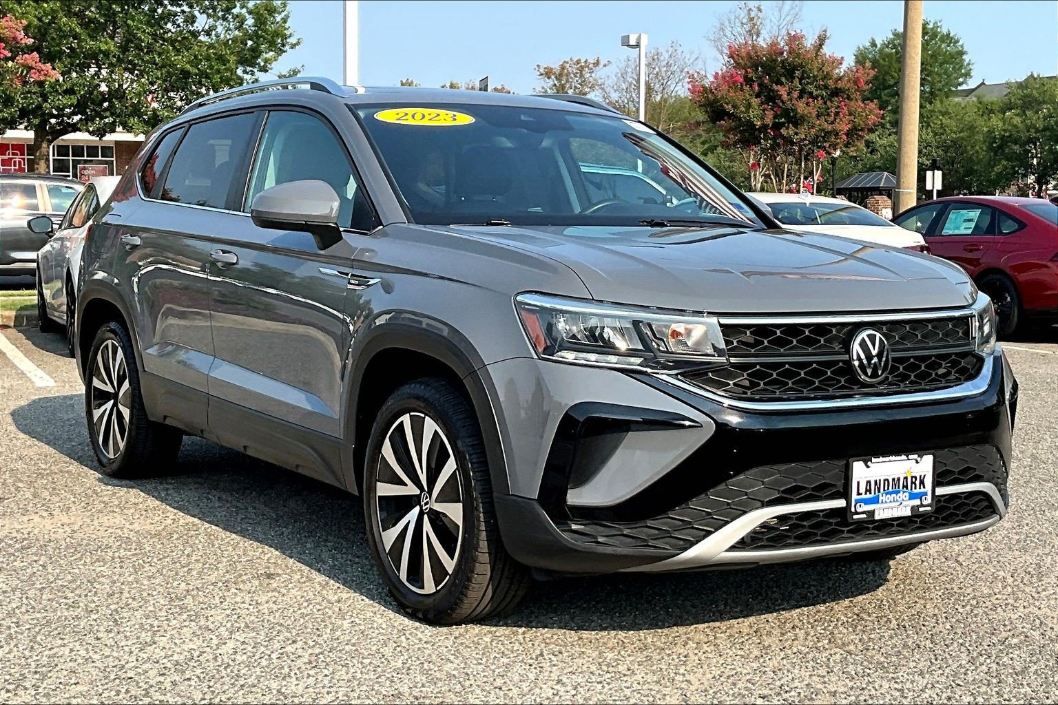 Used 2023 Volkswagen Taos SE w/ Panoramic Sunroof Package AWD/4WD image 11