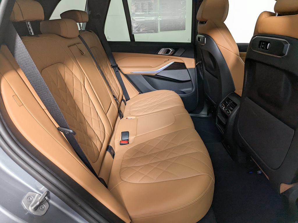 Used 2026 BMW X5 xDrive40i w/ Premium Package AWD/4WD image 41