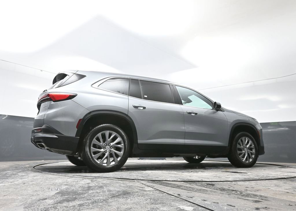 Used 2025 Buick Enclave Preferred w/ Power Package image 55