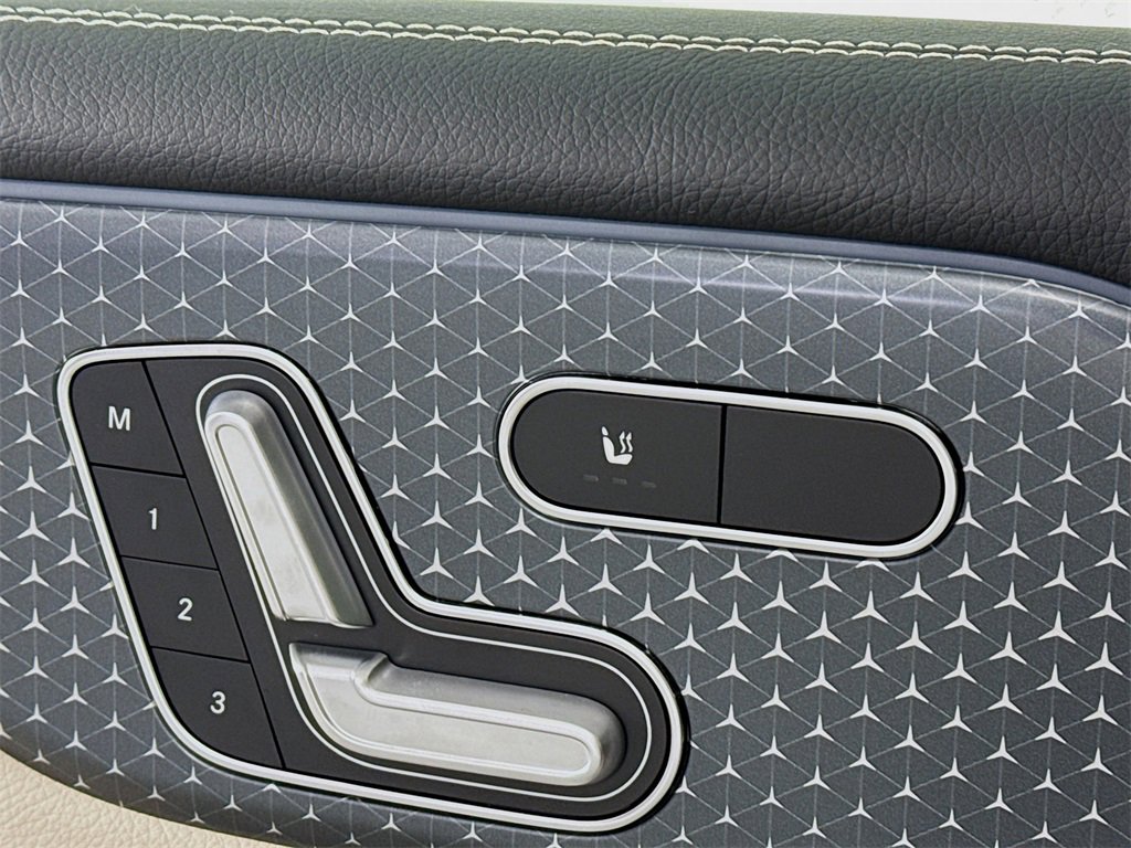 Used 2025 Mercedes-Benz GLB 250 4MATIC image 20