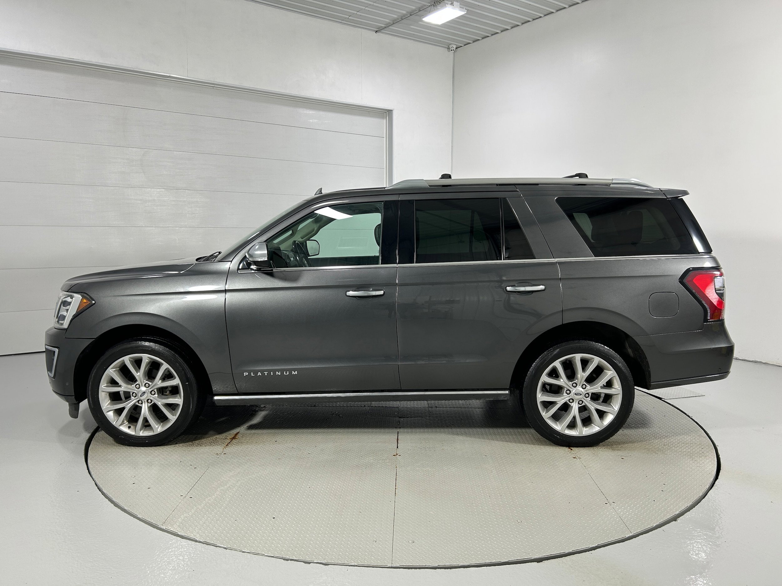 Used 2019 Ford Expedition Platinum AWD/4WD image 23