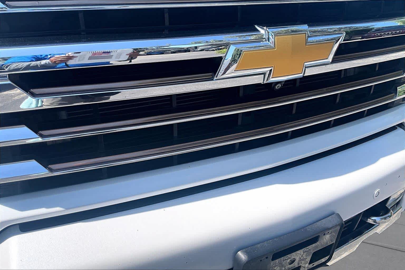 Used 2022 Chevrolet Silverado 2500 High Country w/ Safety Package II AWD/4WD image 32