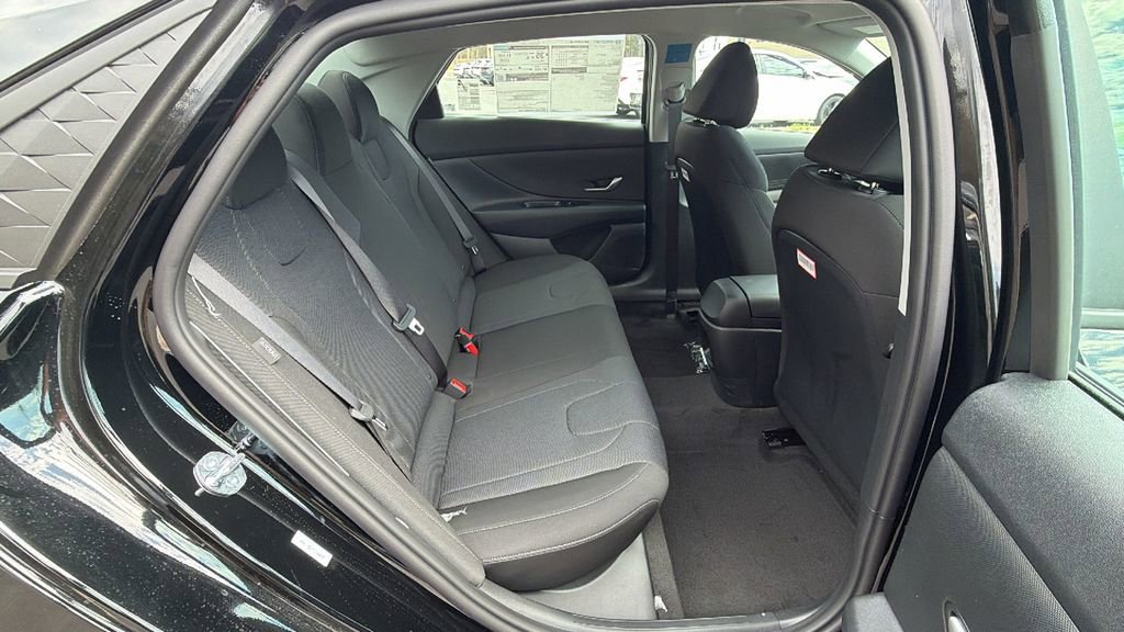New 2026 Hyundai Elantra SE image 16