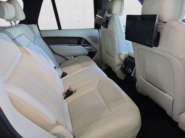 Used 2025 Land Rover Range Rover SE AWD/4WD image 10