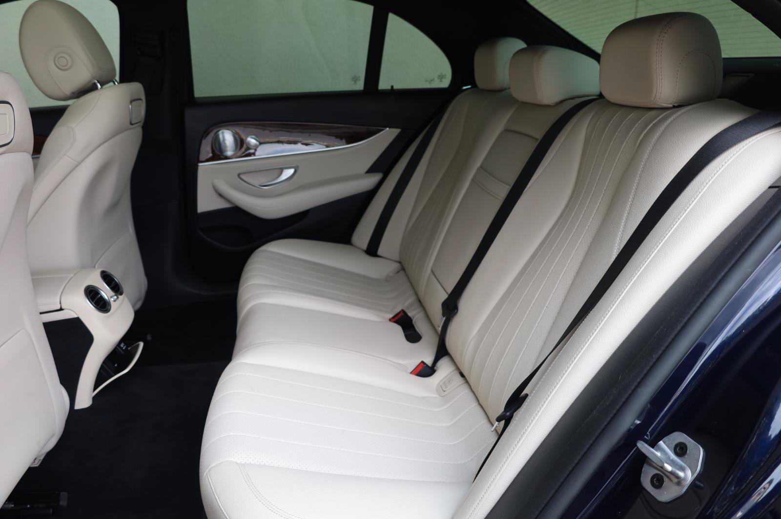 Used 2019 Mercedes-Benz E 300 4MATIC image 23