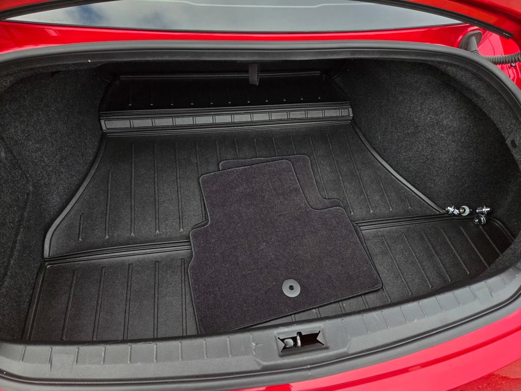 Used 2022 INFINITI Q60 Red Sport 400 w/ Carbon Fiber Package RWD image 25