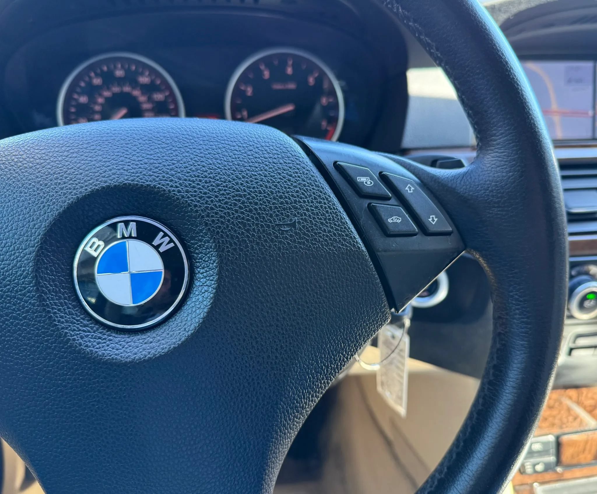 Used 2010 BMW 528i Sedan RWD image 14