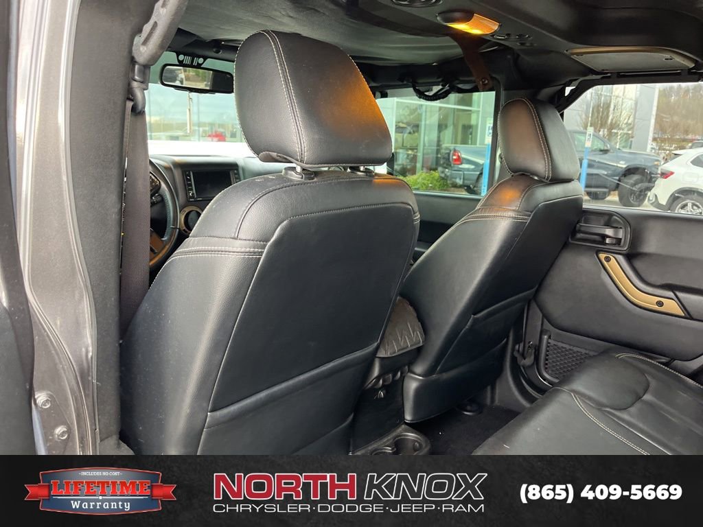 Used 2017 Jeep Wrangler Unlimited Rubicon w/ Connectivity Group image 8