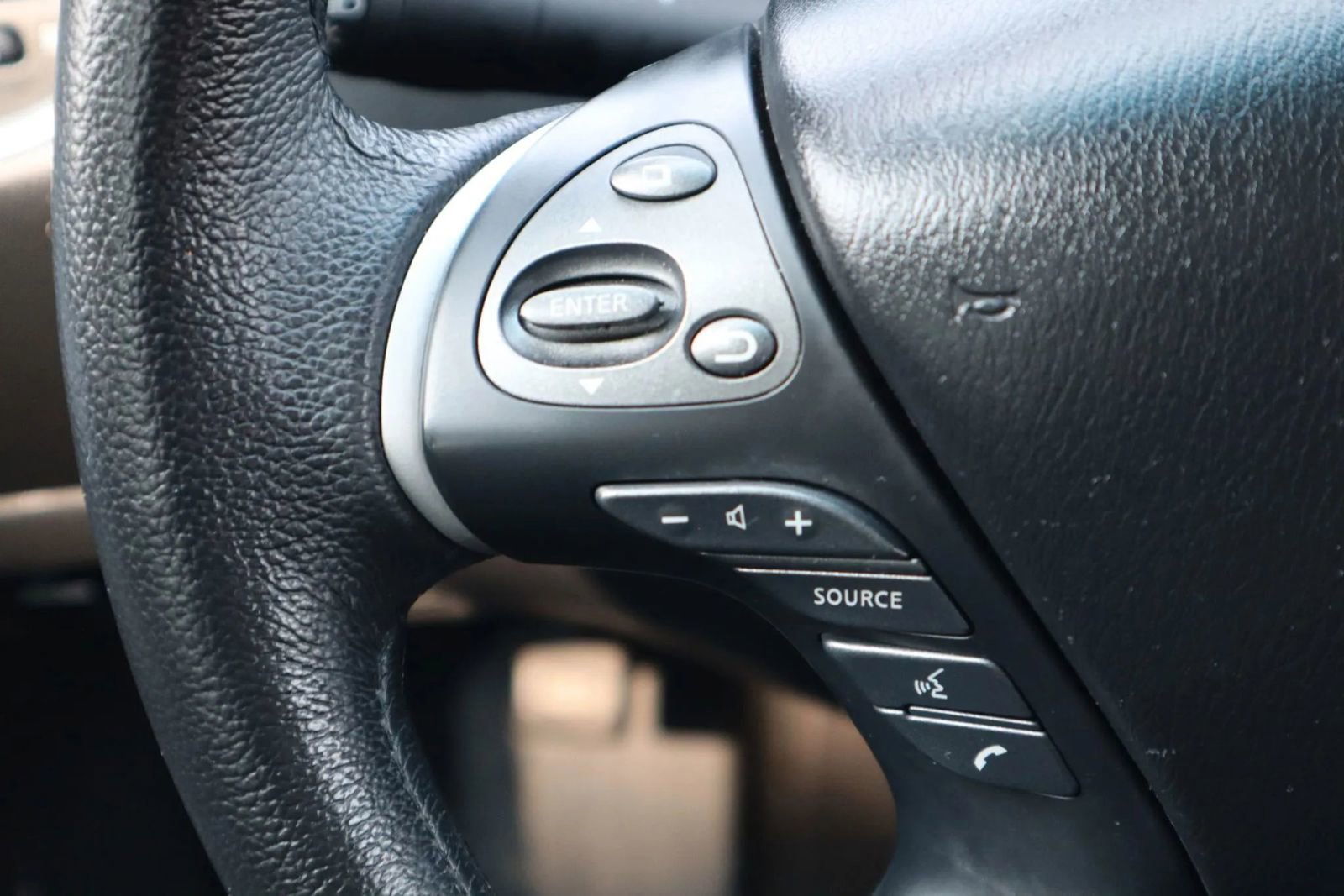 Used 2013 INFINITI JX35 AWD w/ Premium Pkg image 28