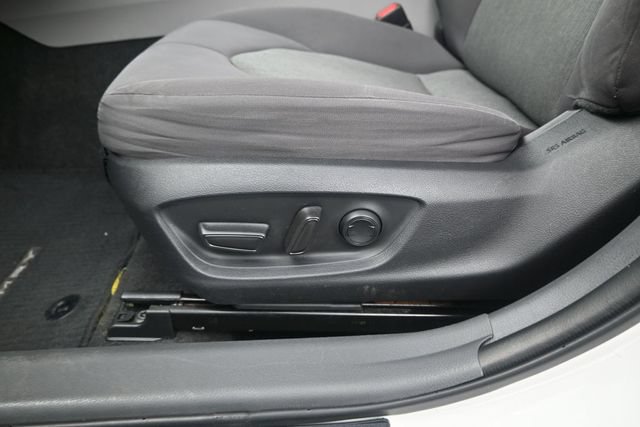 Used 2022 Toyota Camry LE FWD image 12