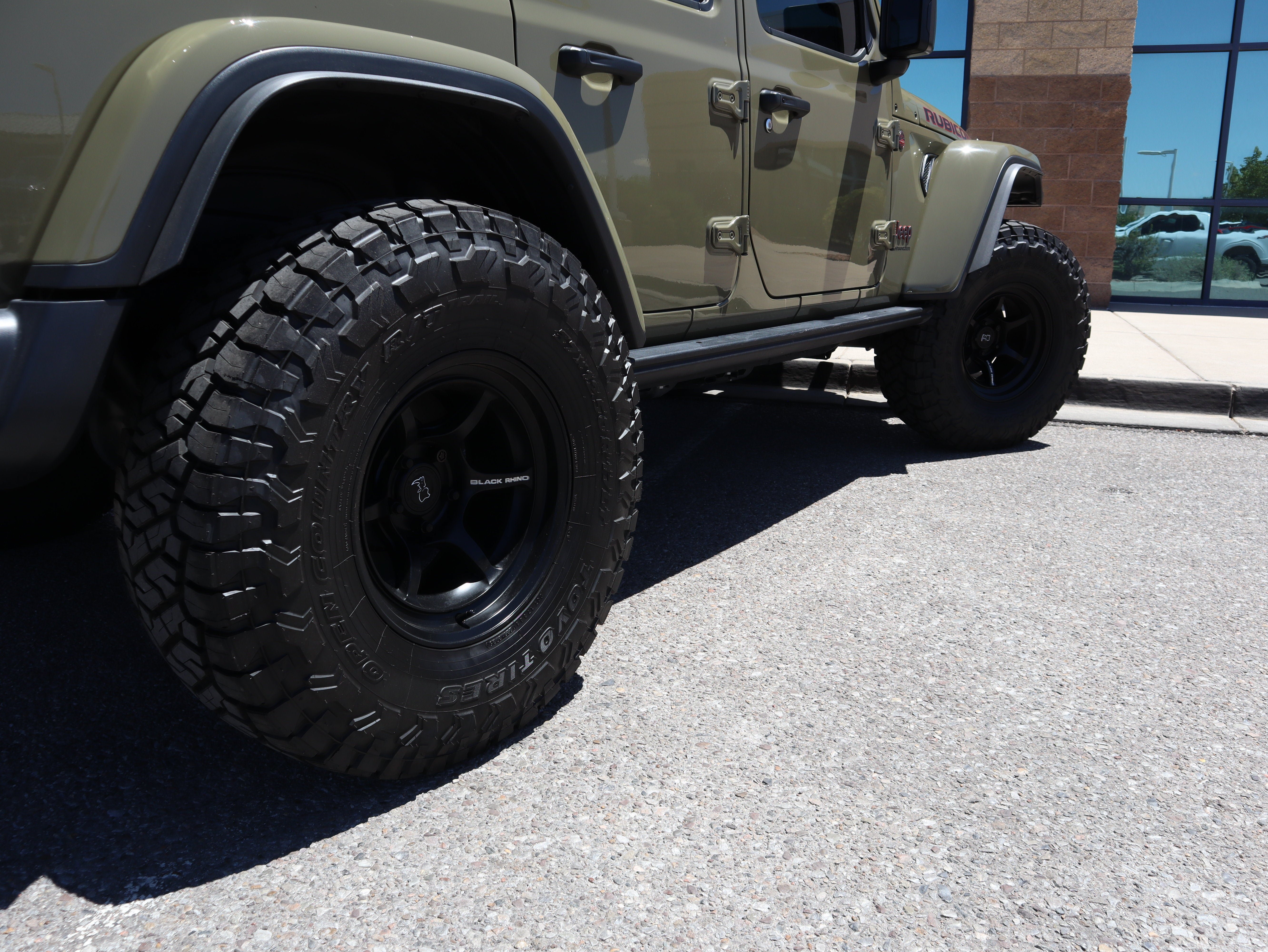 Used 2025 Jeep Wrangler Unlimited Rubicon AWD/4WD image 11