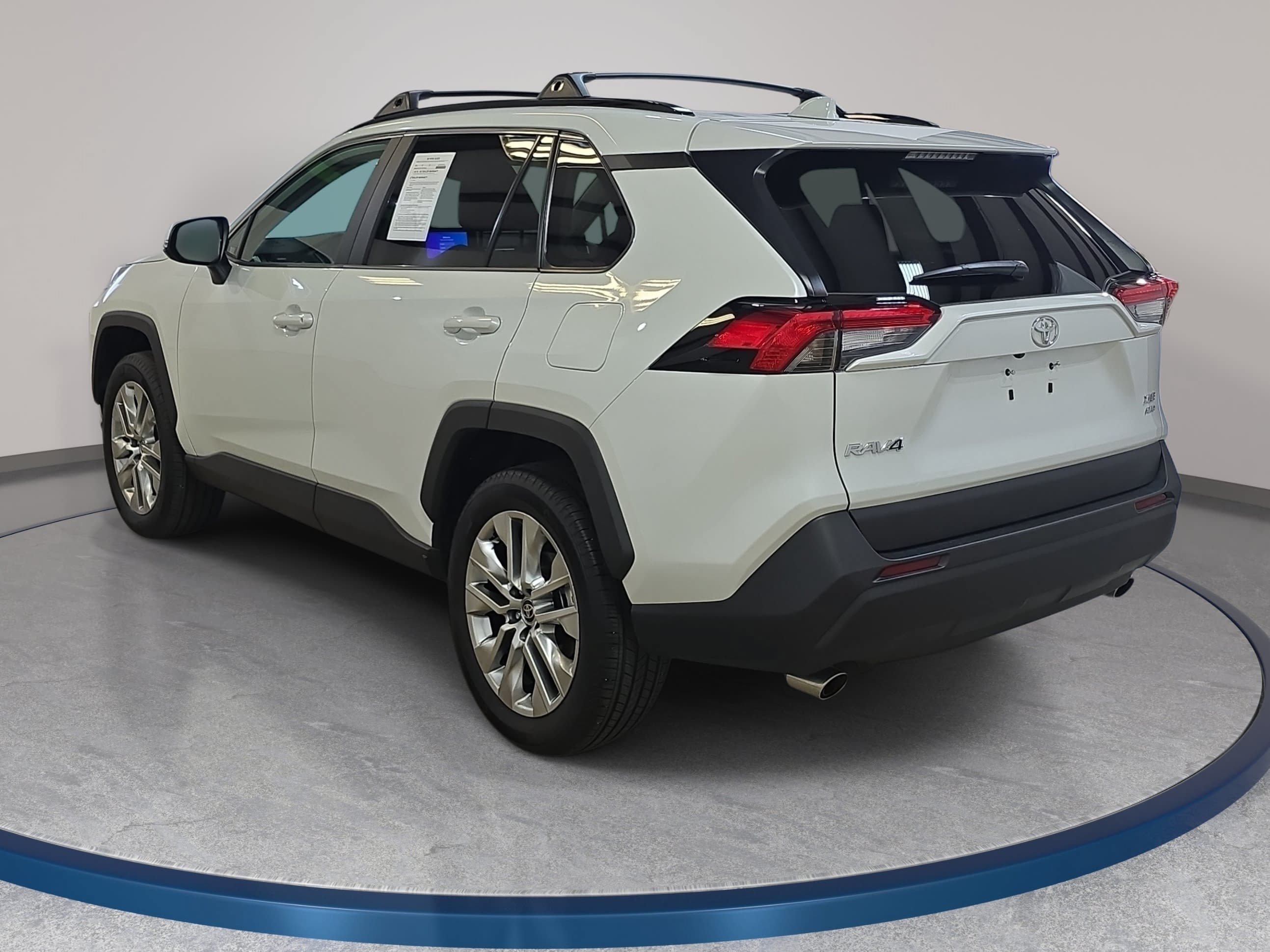 Used 2025 Toyota RAV4 XLE Premium w/ Weather Package AWD/4WD image 8