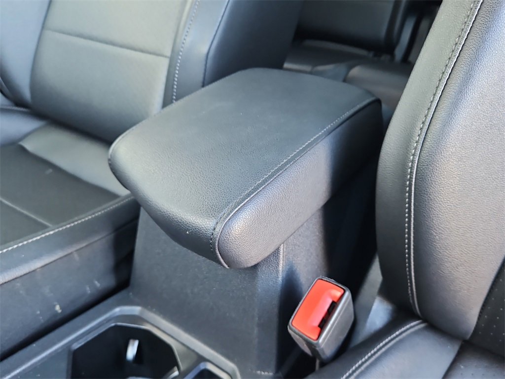 Used 2018 Volkswagen Tiguan SE w/ Panoramic Sunroof Package image 11