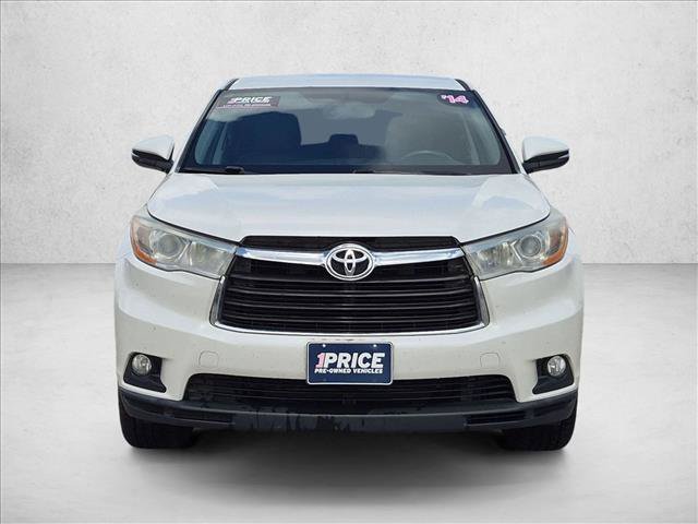 Used 2014 Toyota Highlander Plus FWD image 2