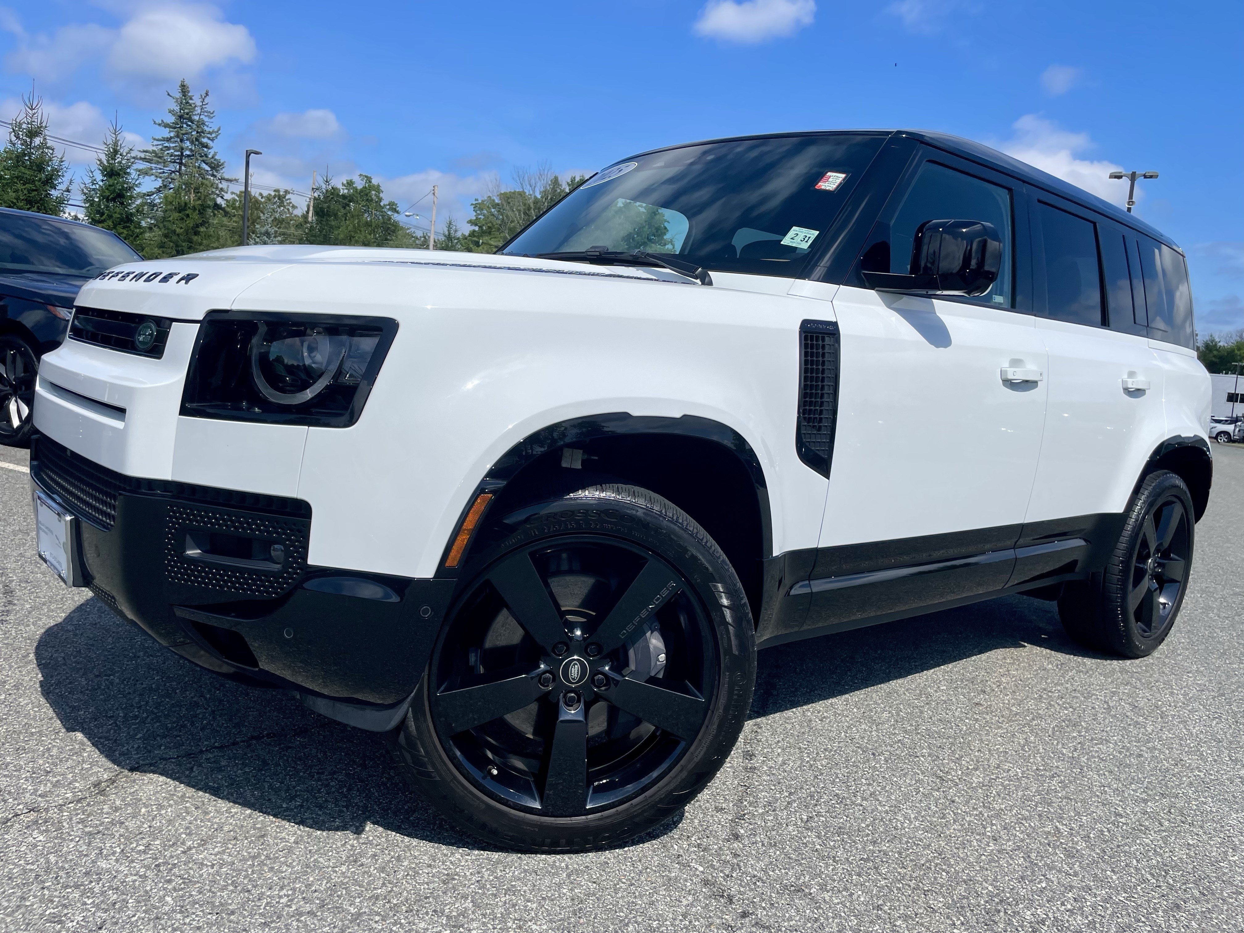 Certified 2025 Land Rover Defender 110 X-Dynamic SE AWD/4WD image 35
