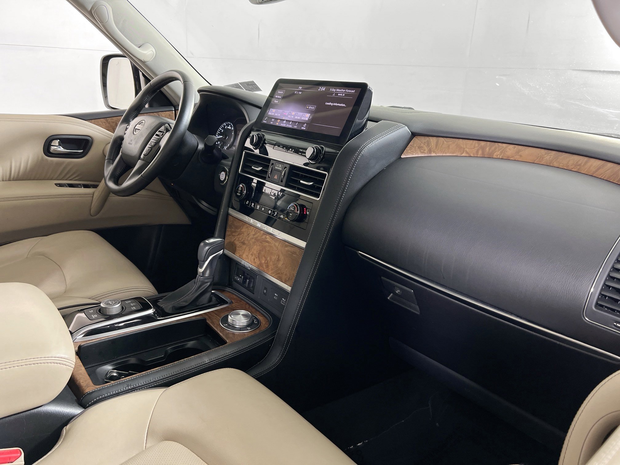 Used 2022 Nissan Armada SL w/ Captain's Chairs Package image 29