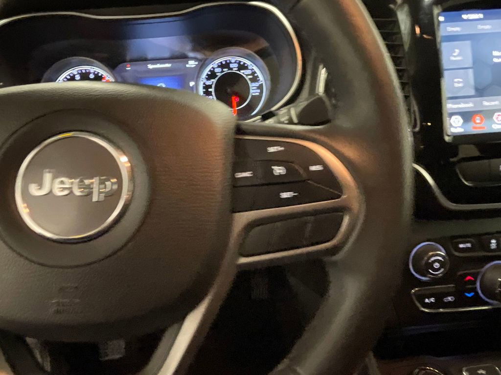 Used 2019 Jeep Cherokee Limited AWD/4WD image 36
