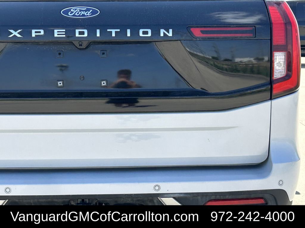 Used 2025 Ford Expedition Platinum image 9
