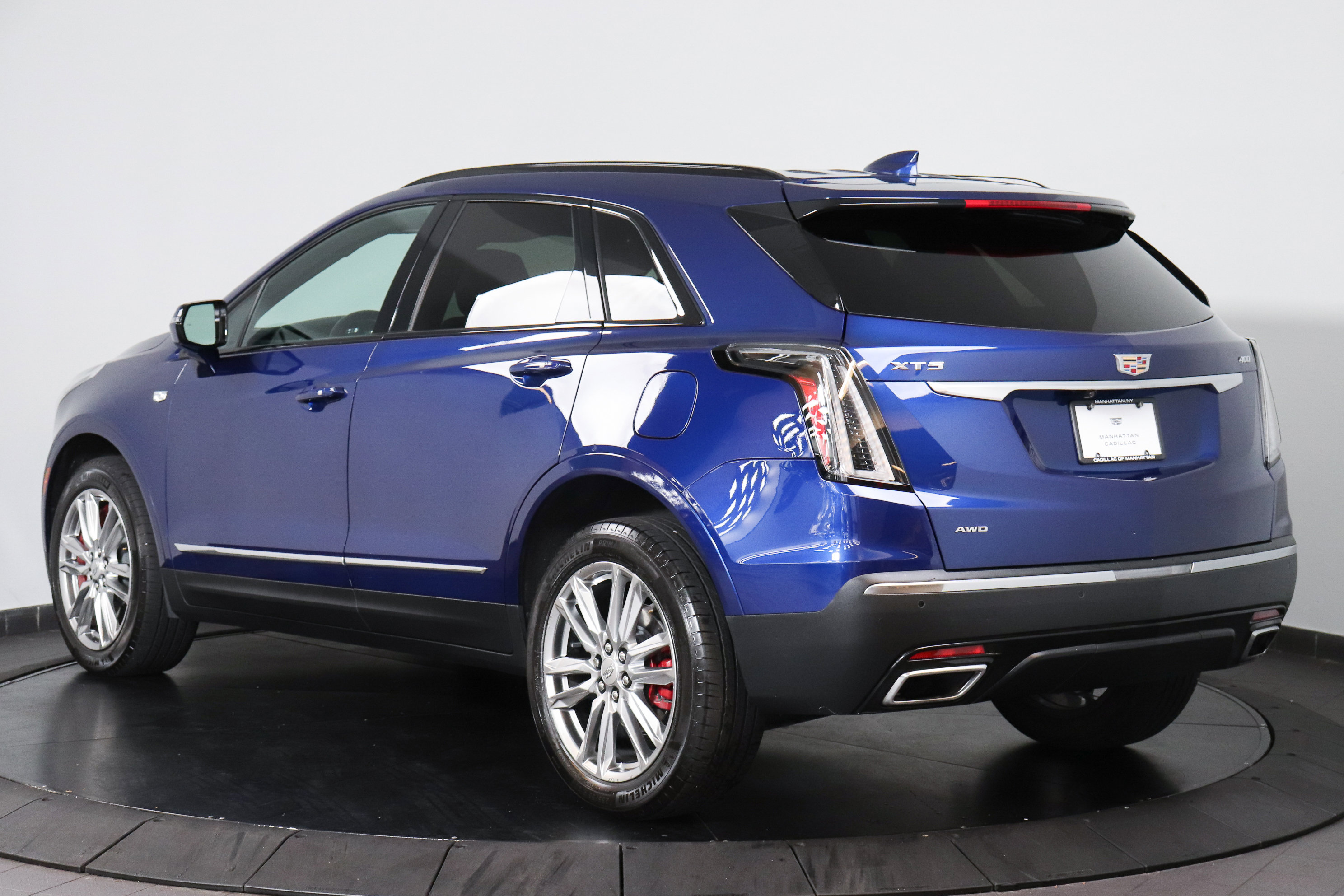 Certified 2023 Cadillac XT5 Sportv image 3