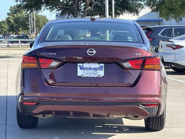 Used 2024 Nissan Altima 2.5 SV FWD image 5