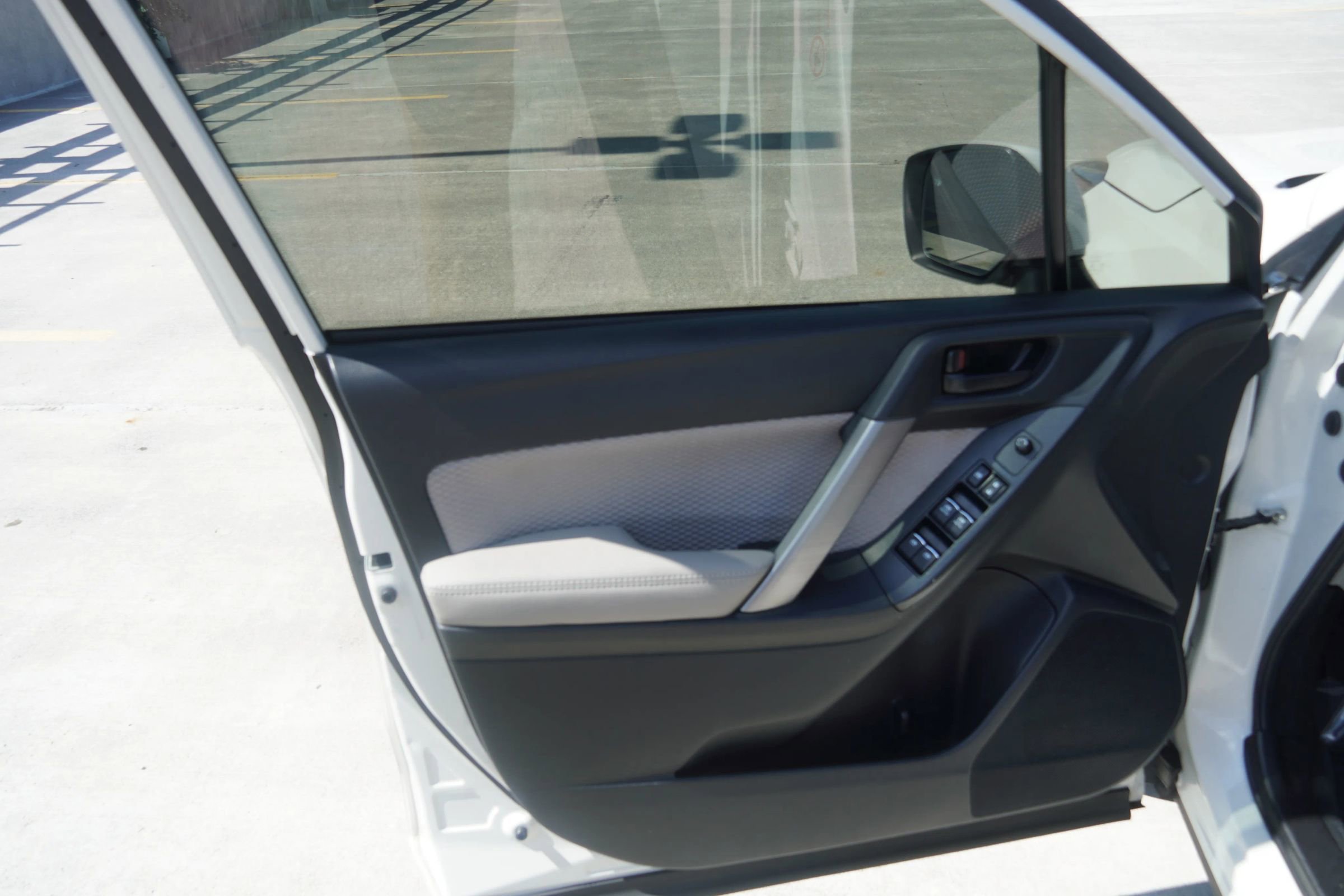 Used 2017 Subaru Forester 2.5i Premium w/ All-Weather Package image 21